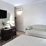 Flora Otel 3*