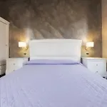 Flora Otel Noto