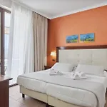 Otel Flora 3*