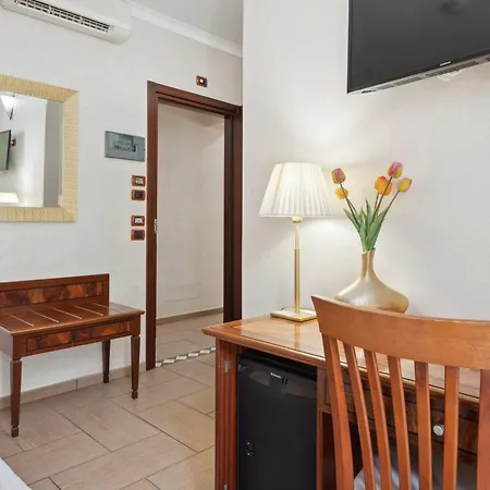 弗洛拉酒店 酒店 诺托