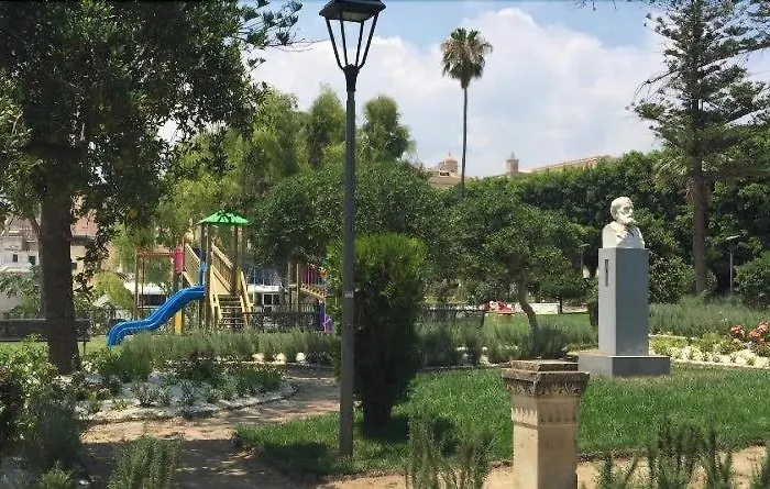 弗洛拉酒店 3* 诺托