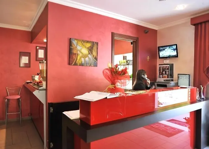 弗洛拉酒店 3* 诺托