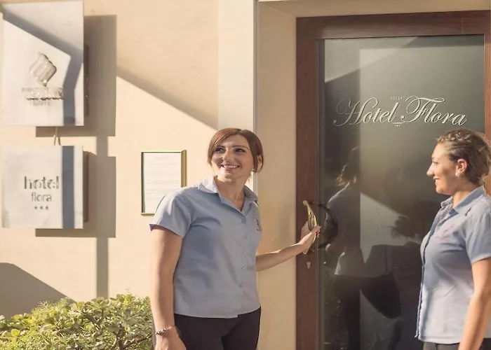 弗洛拉酒店 酒店 3*