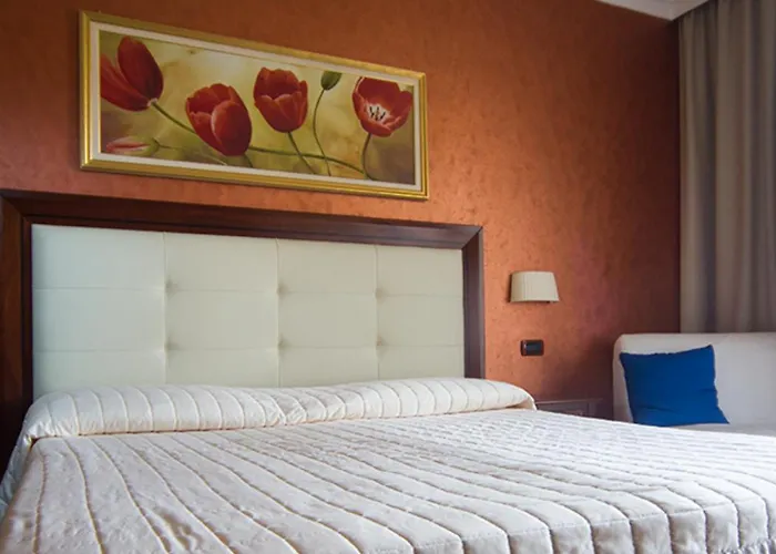 弗洛拉酒店 3* 诺托