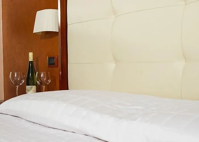 弗洛拉酒店 酒店 诺托