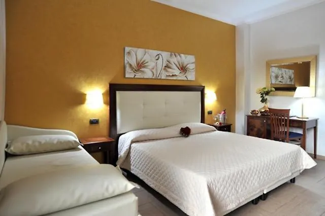 弗洛拉酒店 诺托