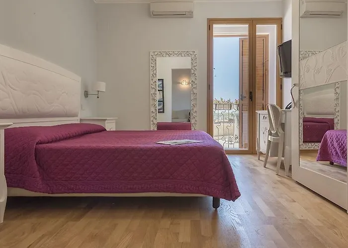 弗洛拉酒店 诺托