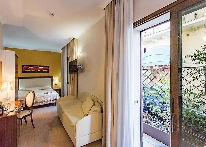 弗洛拉酒店 3* 诺托