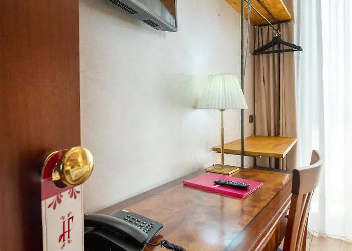 弗洛拉酒店 酒店