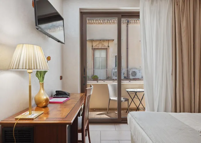 弗洛拉酒店 3* 诺托