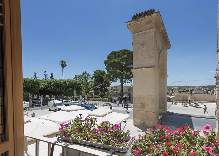 弗洛拉酒店 酒店 诺托