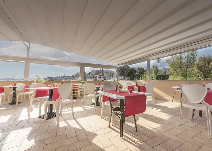 弗洛拉酒店 酒店 3*