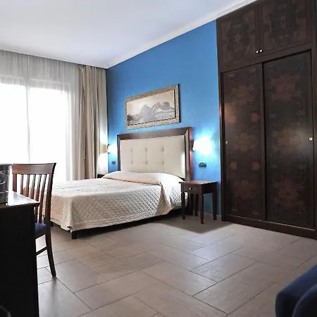 フローラ ホテル