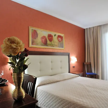 Hotel Flora 3*