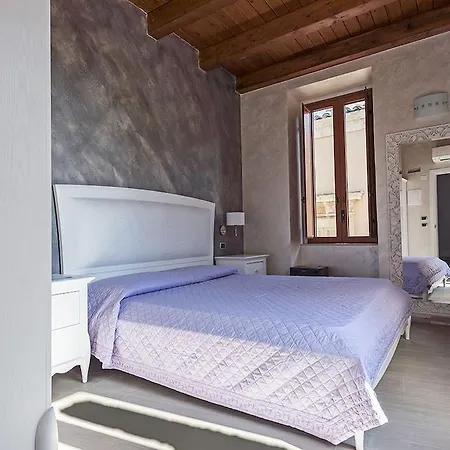 フローラ ホテル