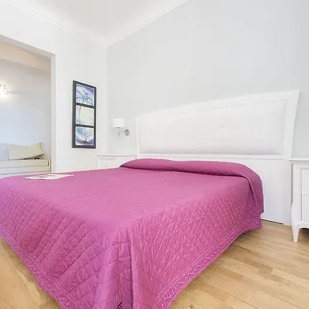 フローラ ホテル