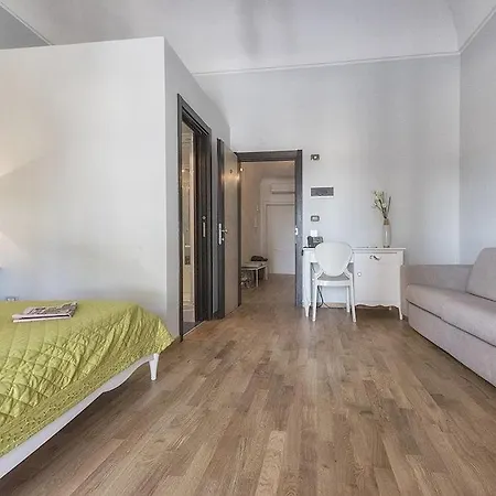 Hotel Flora 3*