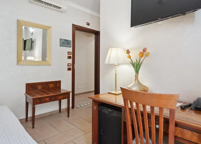 Flora Отель Ното